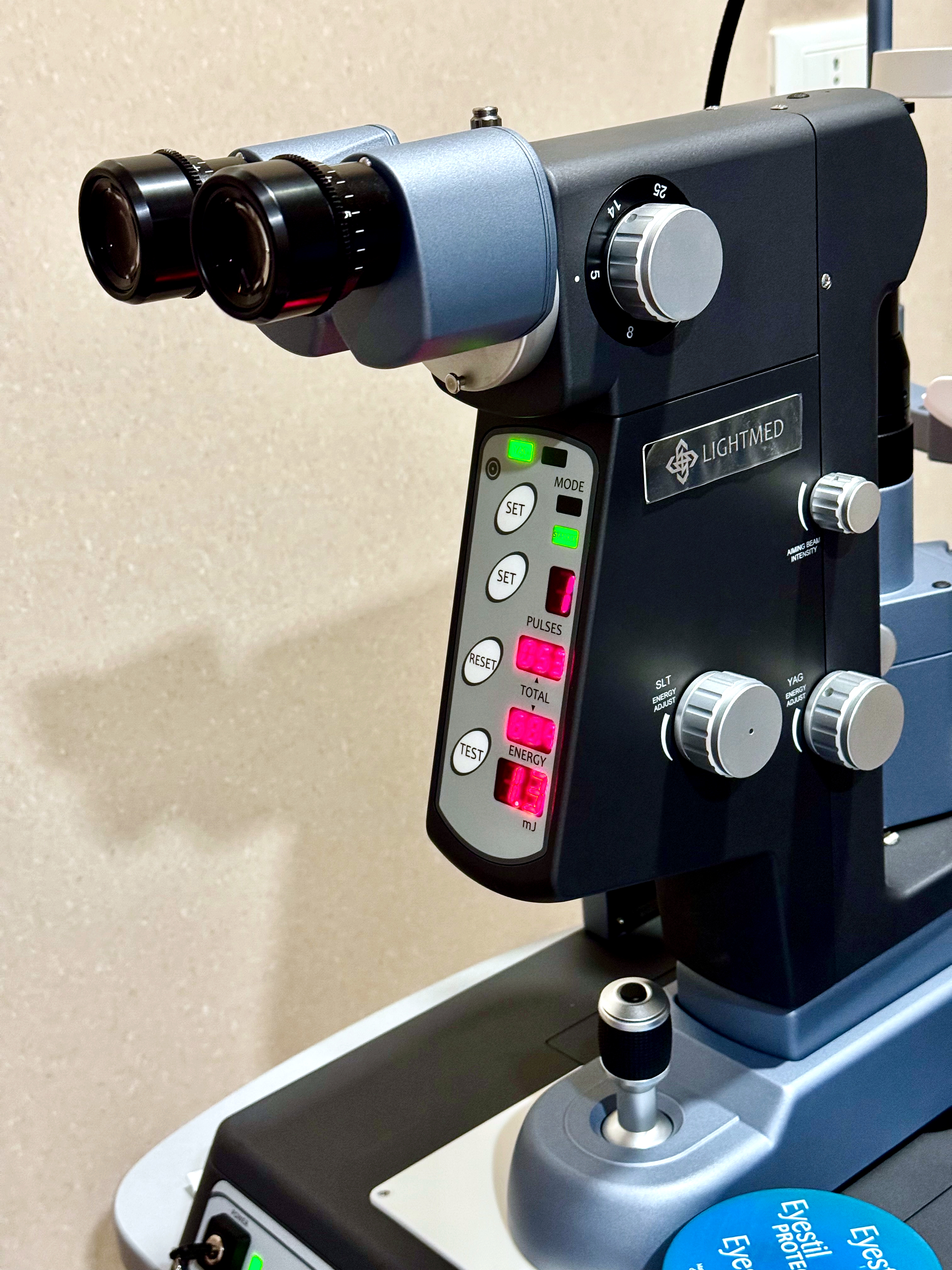 Laser SLT e YAG LightMed